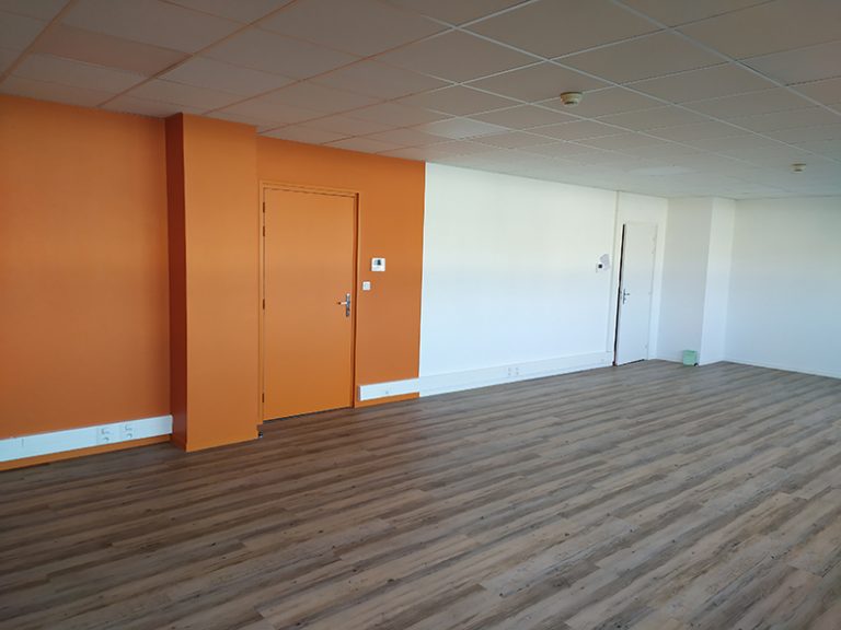 Bureau 302 light3 768x576