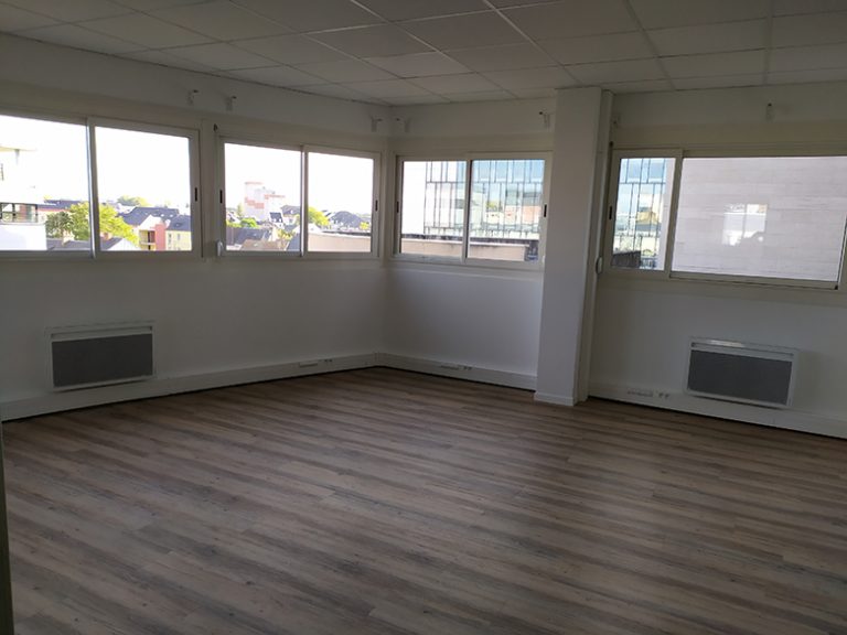 Bureau 320 light 768x576